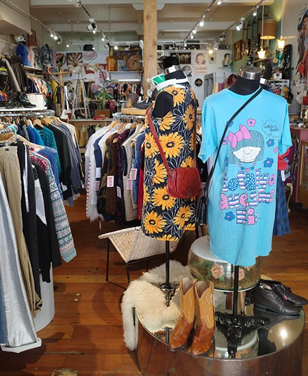 Vixen Vintage boutique　店内